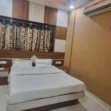 Hotel Jay Bhawani Ahmadábád Kültér fotó