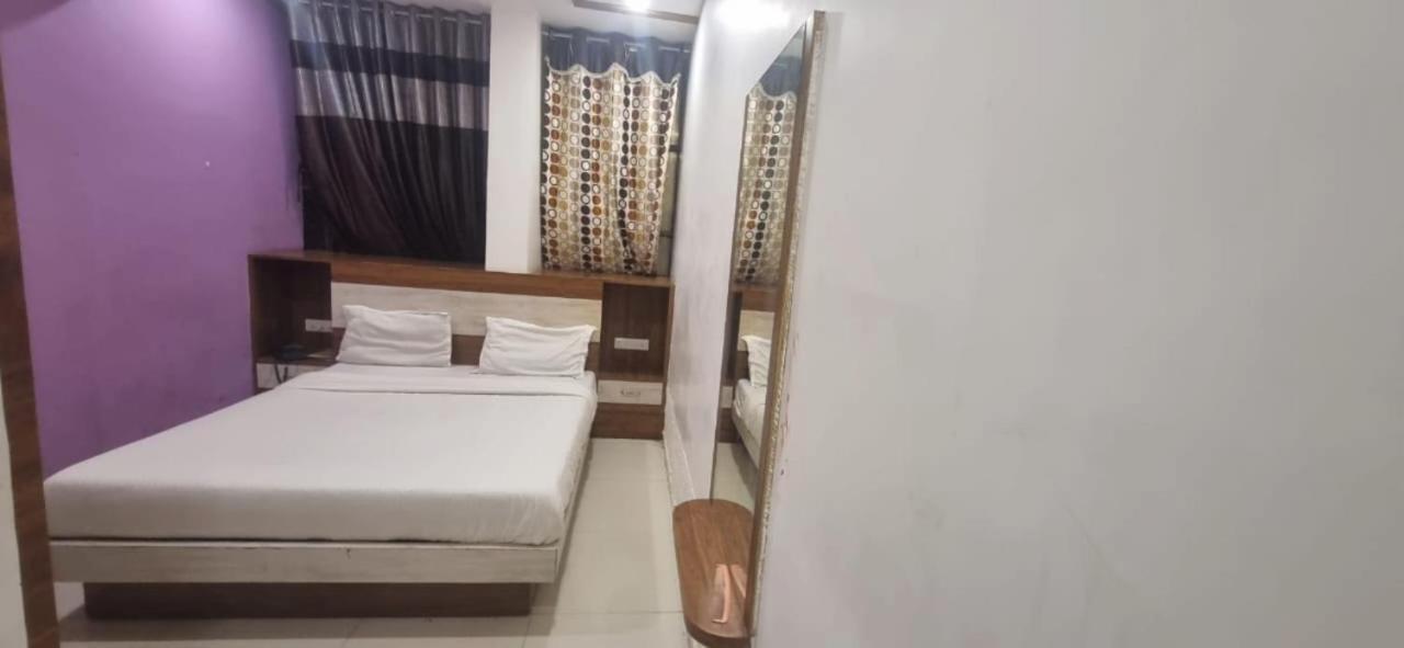 Hotel Jay Bhawani Ahmadábád Kültér fotó