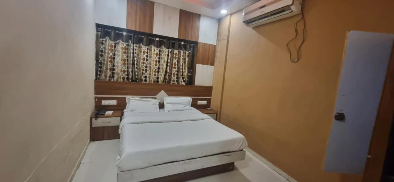Hotel Jay Bhawani Ahmadábád Kültér fotó